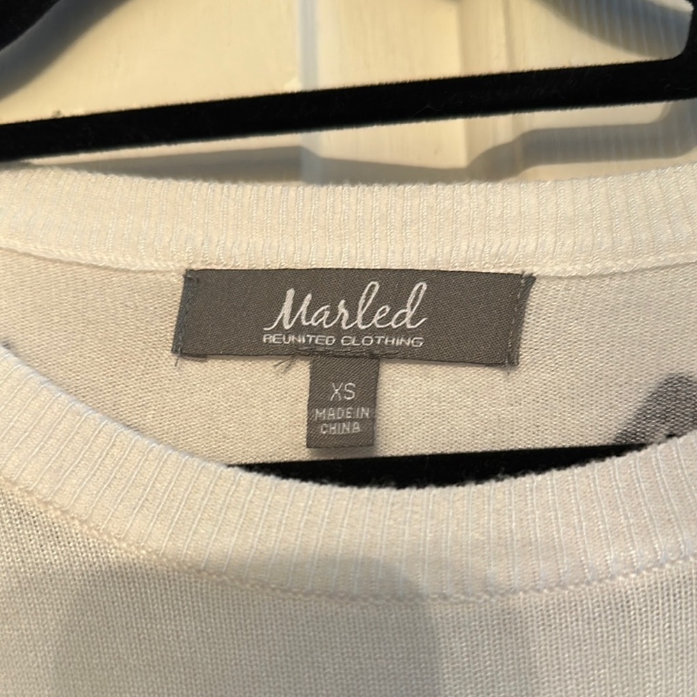 White Star Sweater NWOT - Picture 3 of 6